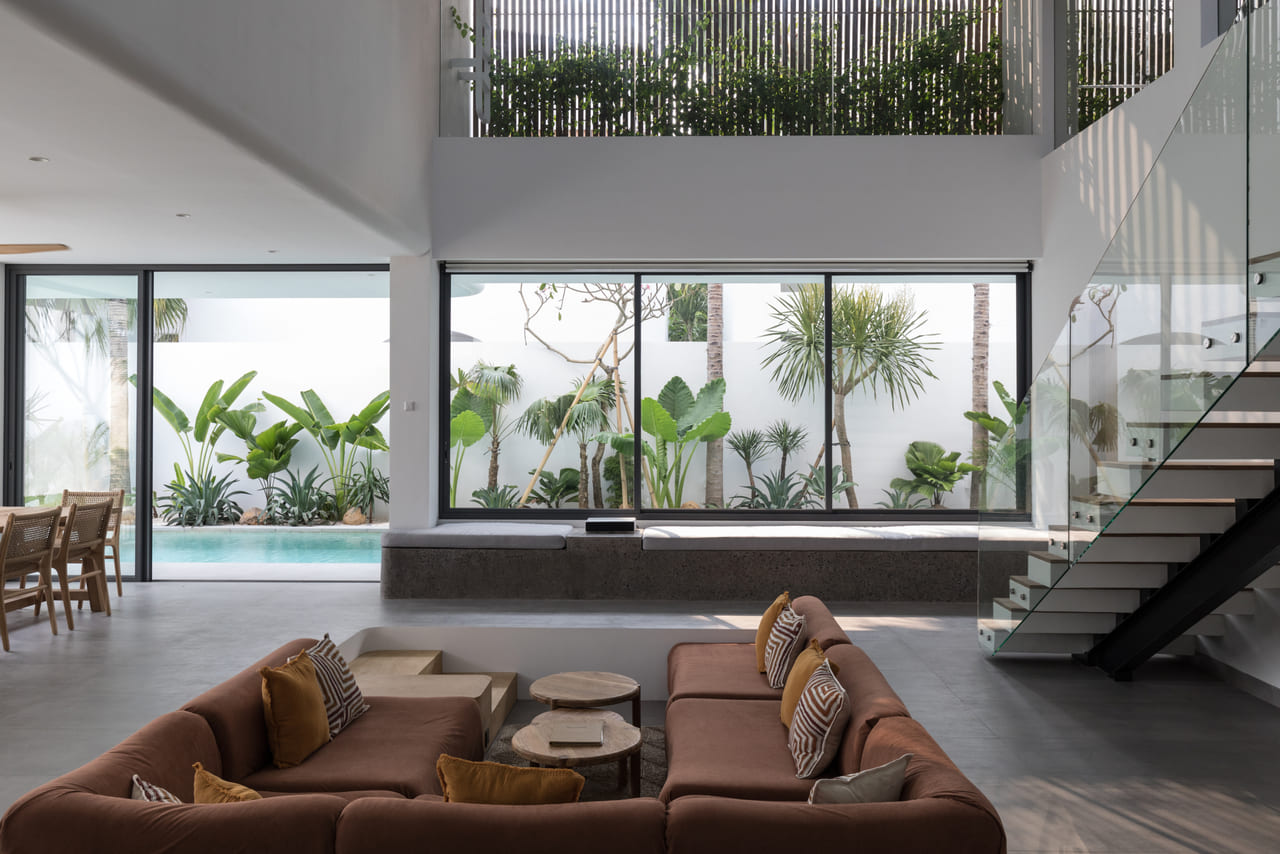 5 bedrooms villa with a generous living area